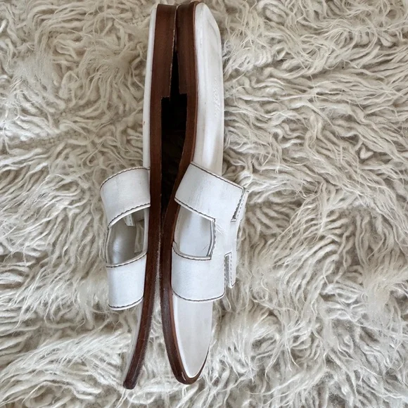 Authentic Hermes Blanc Oran Sandals (35.5) $900